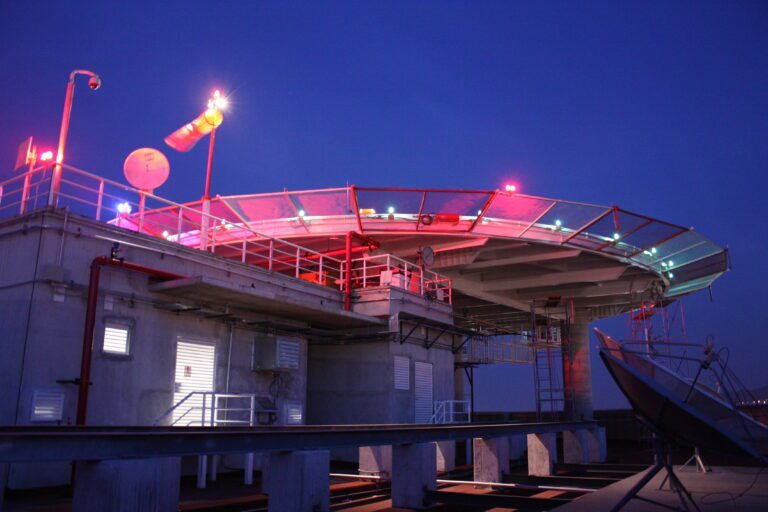 Rooftop hospital heliport design and installation for medical facilities